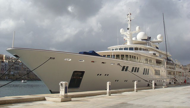 yacht dealers benefit from managed chat